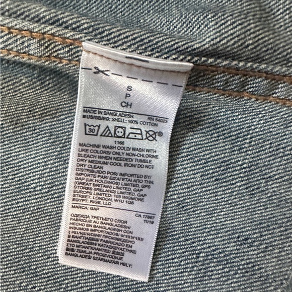 GAP Distressed Crop Icon Denim Jacket - Picture 7 of 11